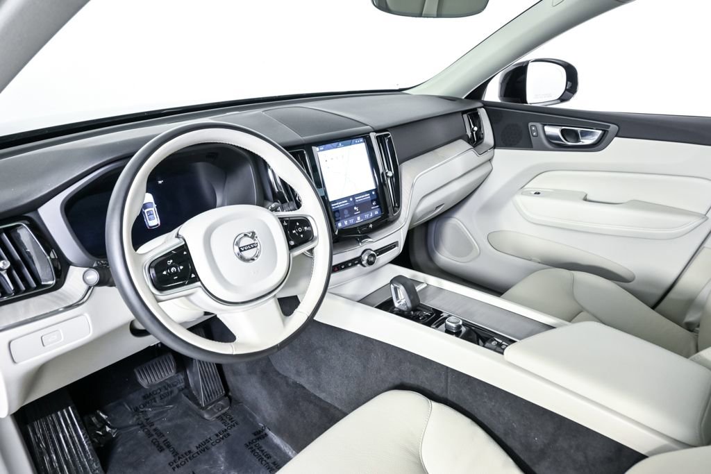 Certified 2023 Volvo XC60 B5 Plus w/ Protection Package Premier AWD/4WD image 6