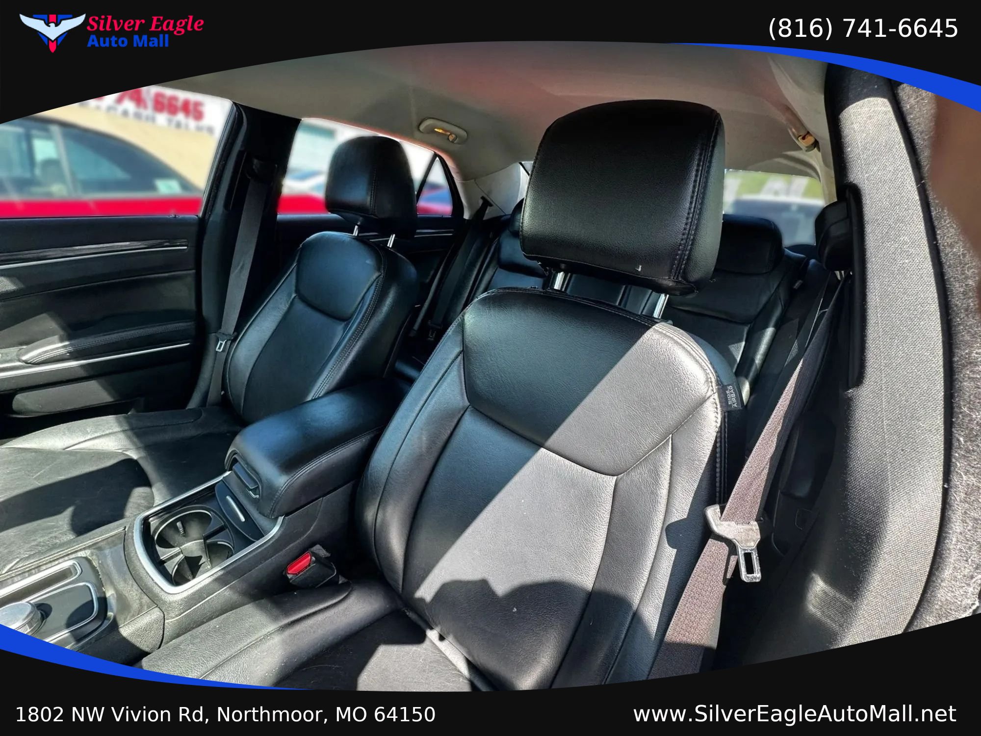 Used 2019 Chrysler 300 Touring w/ Sport Appearance Package RWD image 8