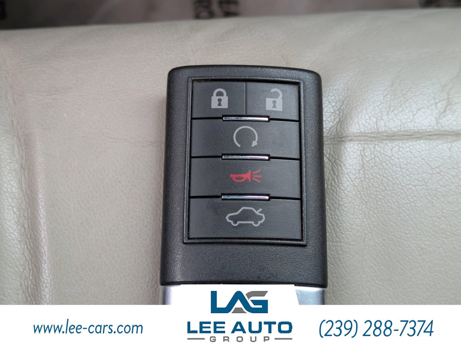 Used 2010 Cadillac DTS Luxury image 25