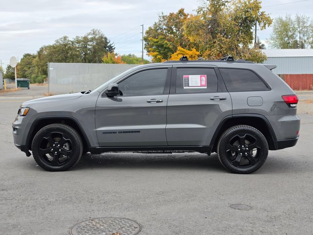 Used 2019 Jeep Grand Cherokee Laredo AWD/4WD image 2