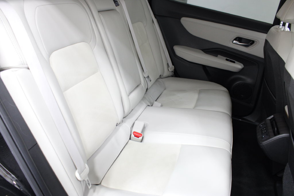 Used 2024 Nissan Ariya AWD image 21