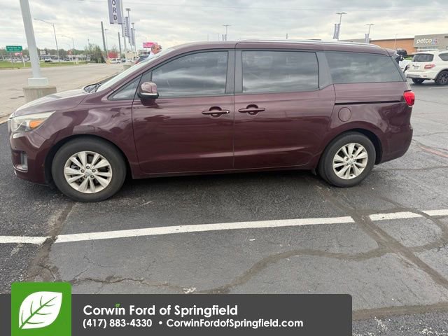 Used 2018 Kia Sedona LX w/ LX Essentials Premium Package image 3