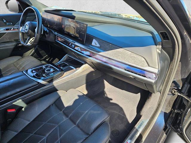 Used 2024 BMW 740i w/ Premium Package image 19