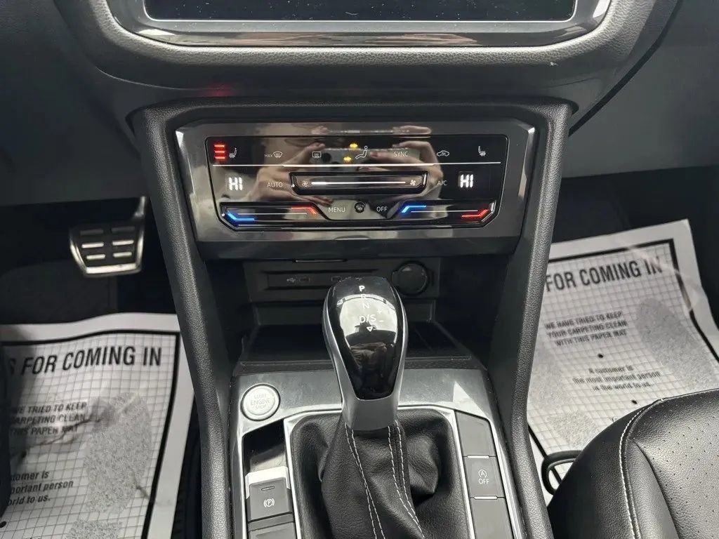 Used 2024 Volkswagen Tiguan SE R-Line image 13