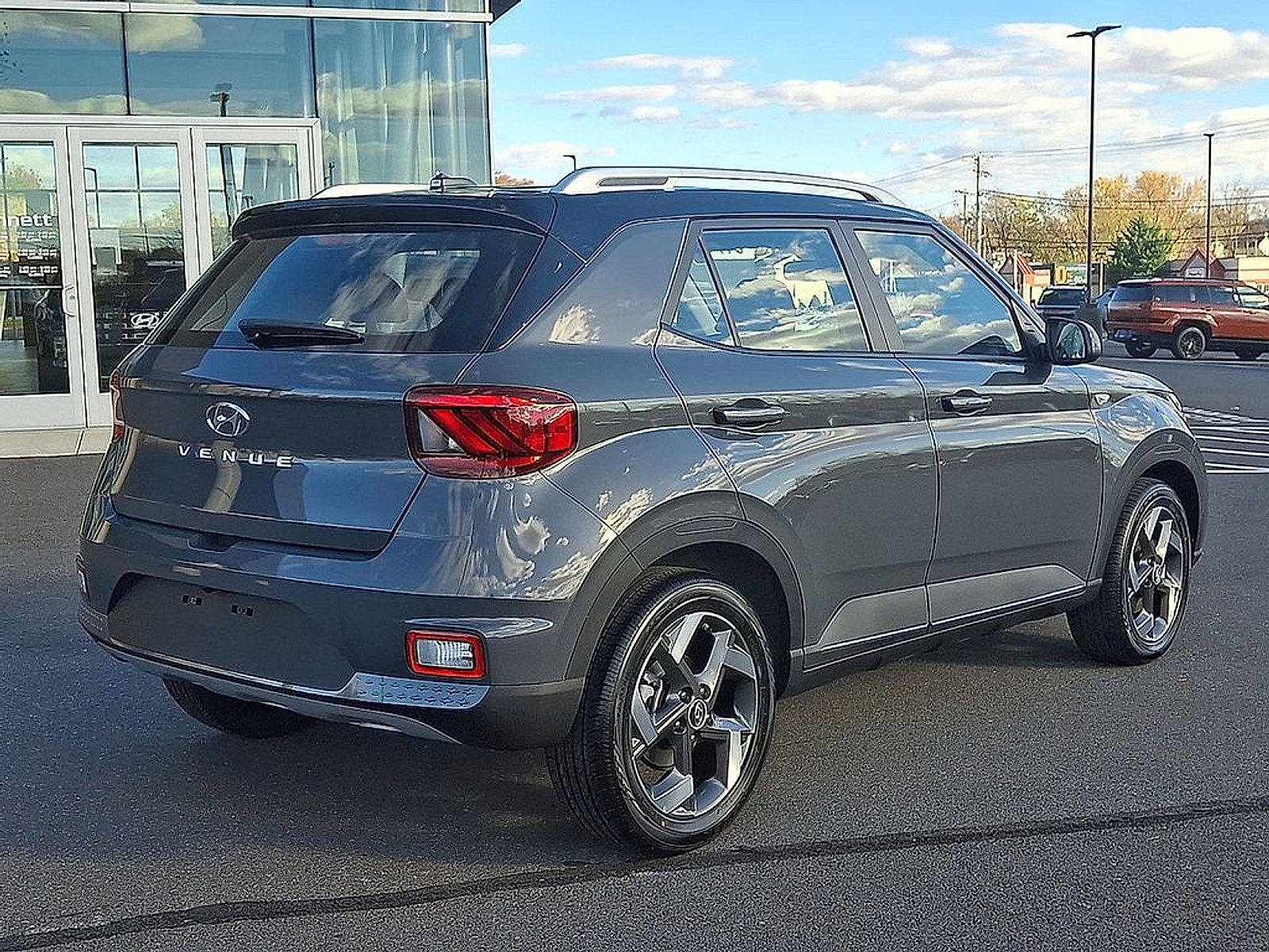New 2026 Hyundai Venue SEL FWD image 4