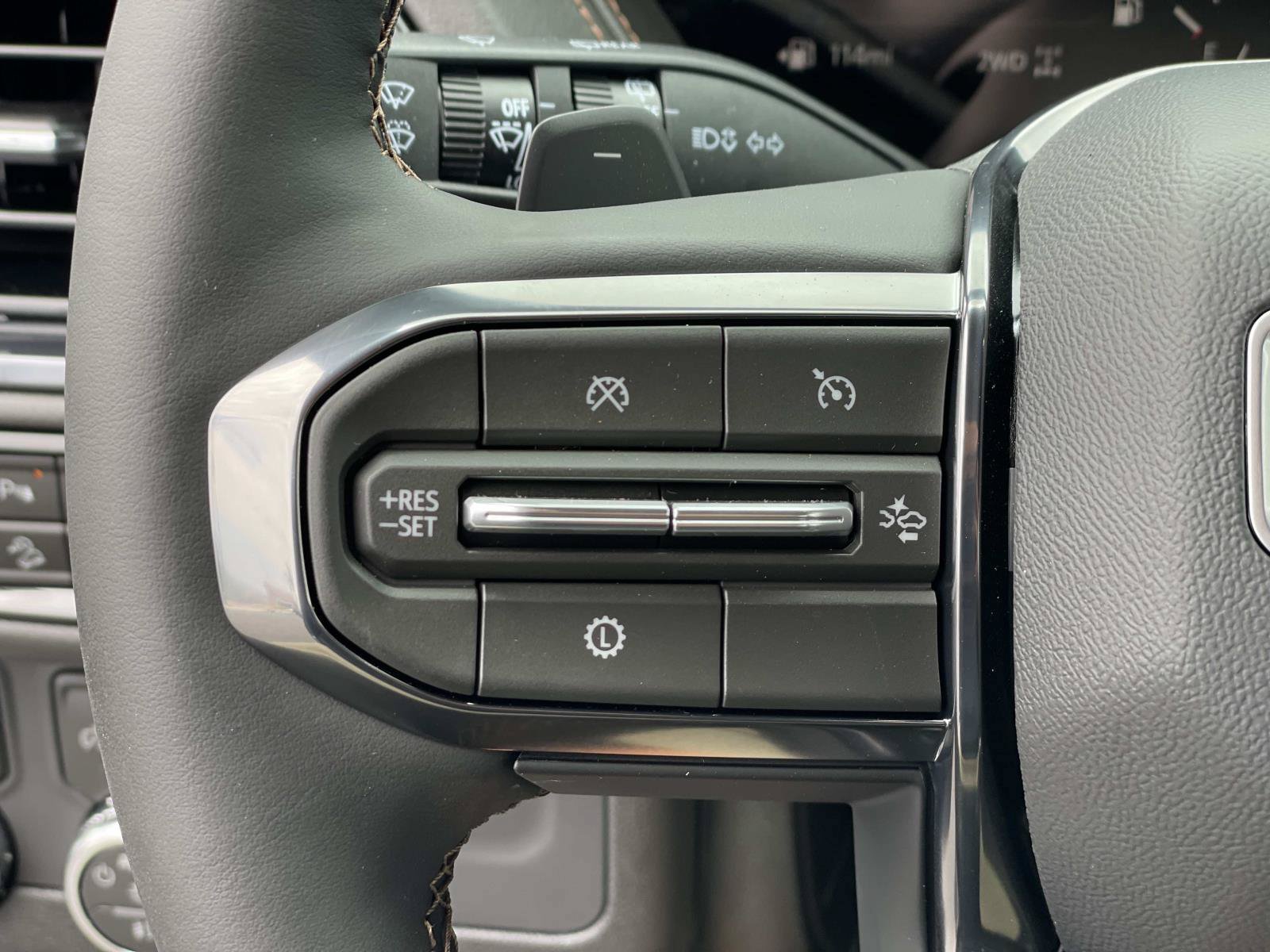 New 2026 GMC Yukon XL AT4 w/ AT4 Premium Package AWD/4WD image 11