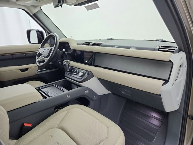 Used 2020 Land Rover Defender 110 First Edition image 13