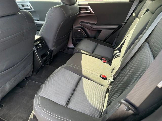 Used 2025 Mitsubishi Outlander ES FWD image 15