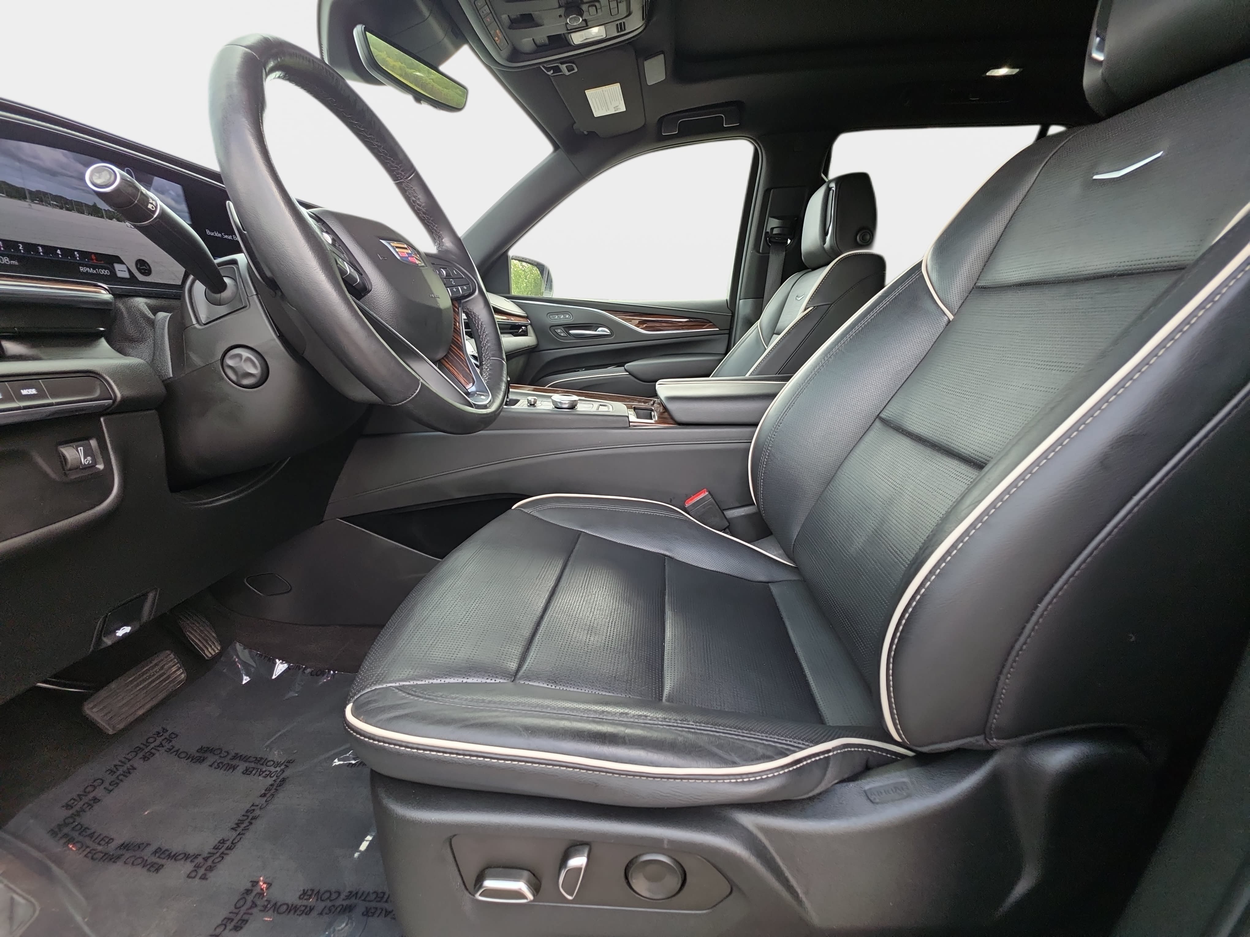 Used 2022 Cadillac Escalade Premium Luxury w/ LPO, Radiant Package AWD/4WD image 16