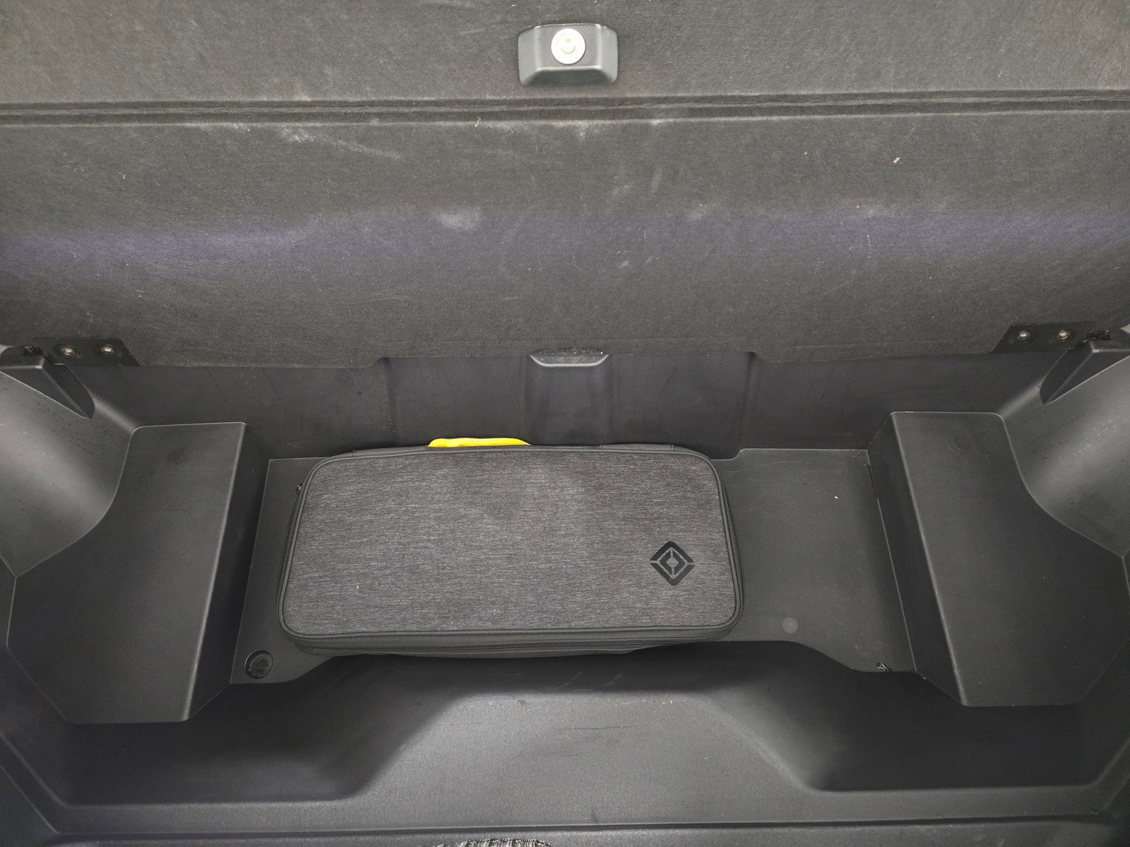 Used 2022 Rivian R1T Adventure image 14