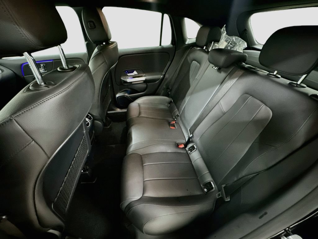 Certified 2024 Mercedes-Benz GLA 250 4MATIC image 23