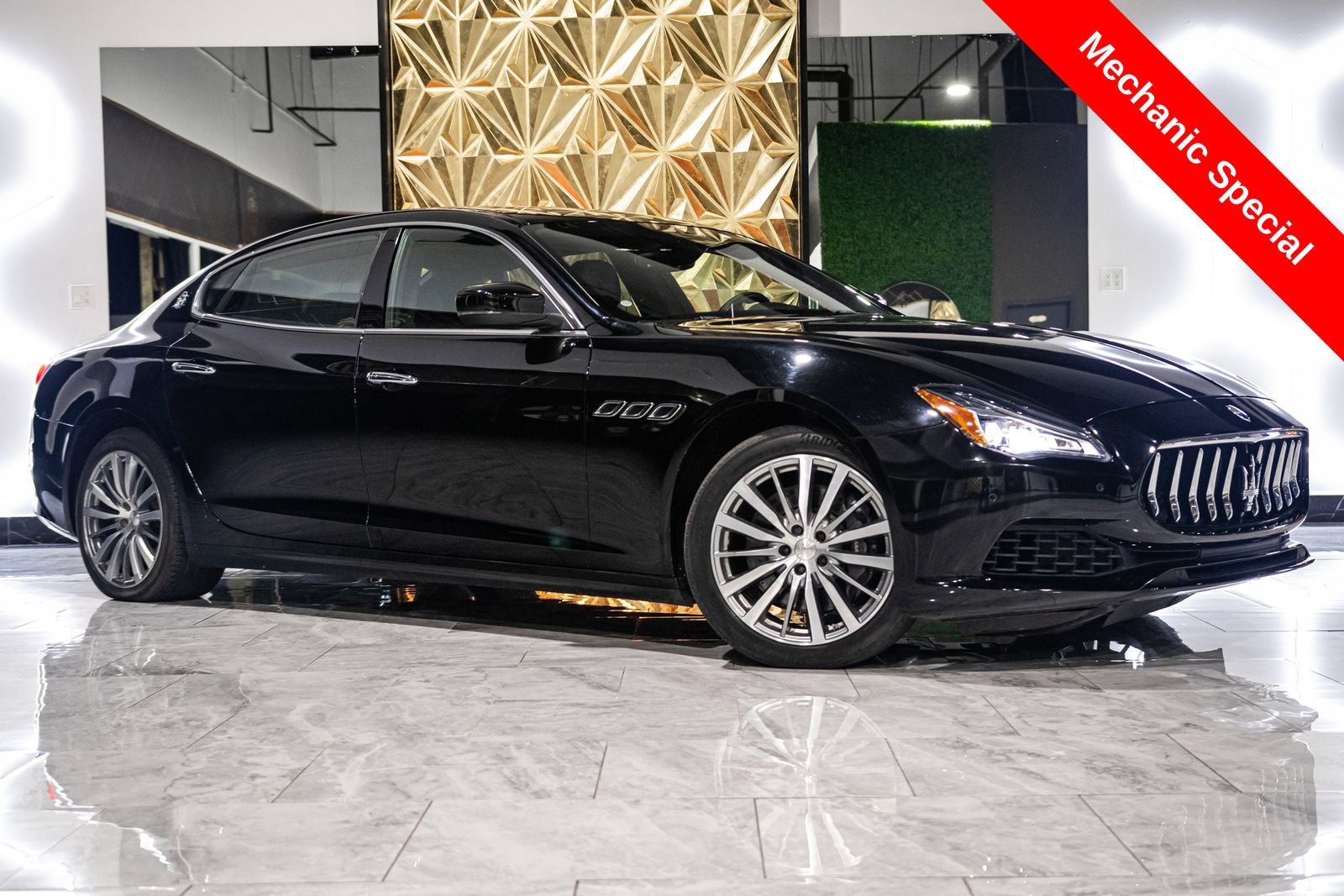 Used 2019 Maserati Quattroporte S Q4 AWD/4WD image 1