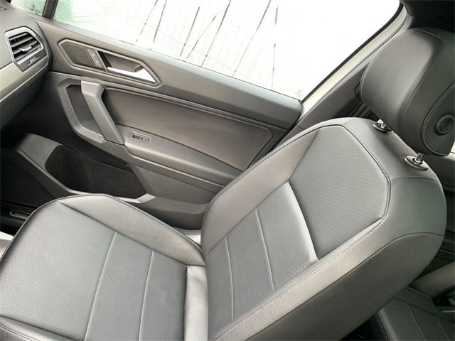 Used 2019 Volkswagen Tiguan SEL R-Line image 30