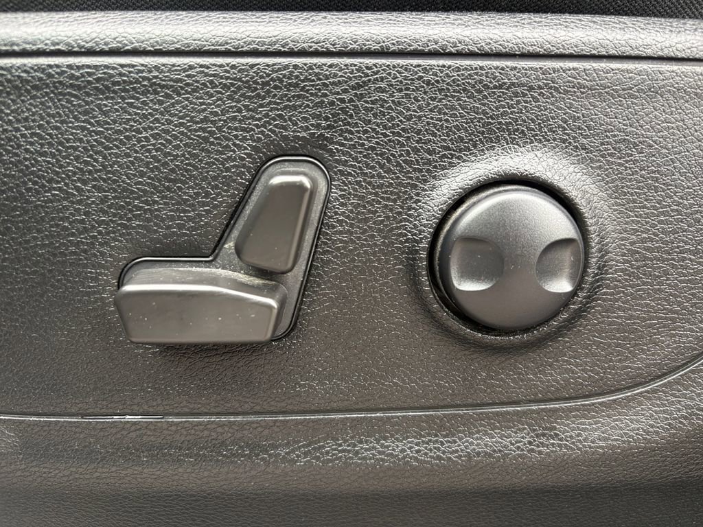 Used 2022 RAM 1500 Big Horn AWD/4WD image 12