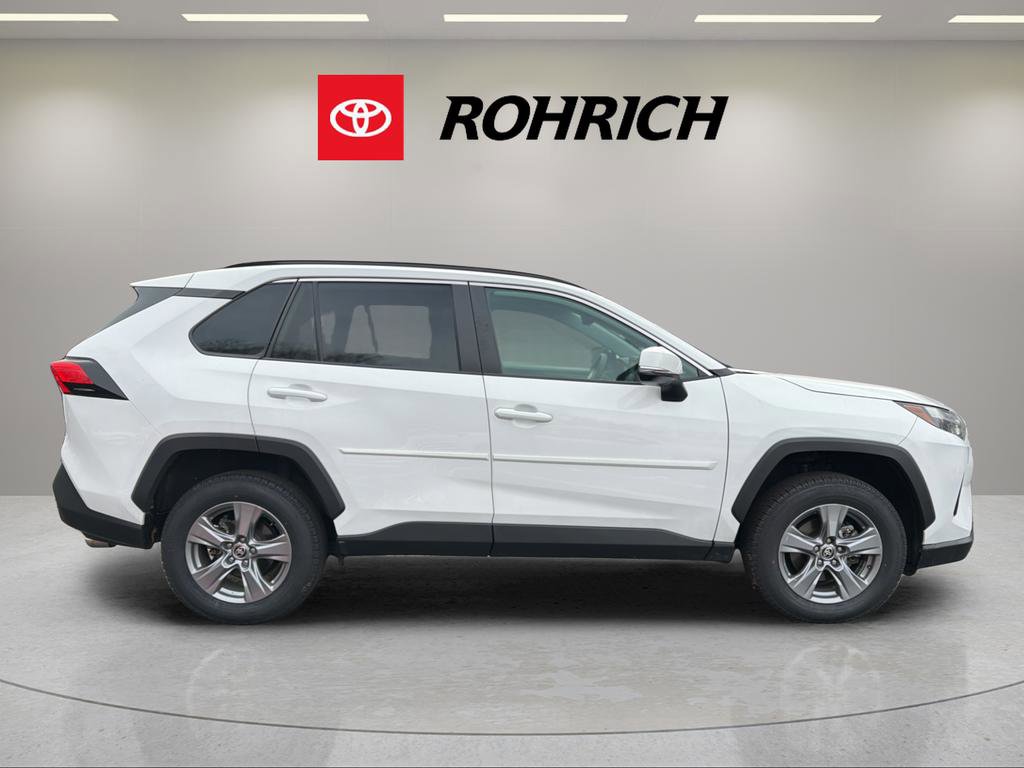 Used 2022 Toyota RAV4 XLE image 8