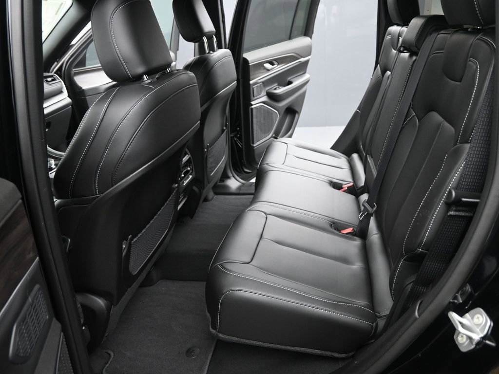 New 2026 Jeep Grand Cherokee Limited image 13