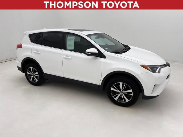 Used 2018 Toyota RAV4 XLE AWD/4WD image 1