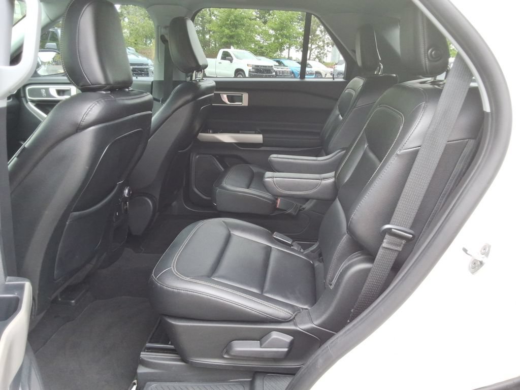 Used 2020 Ford Explorer XLT w/ Equipment Group 202A RWD image 18