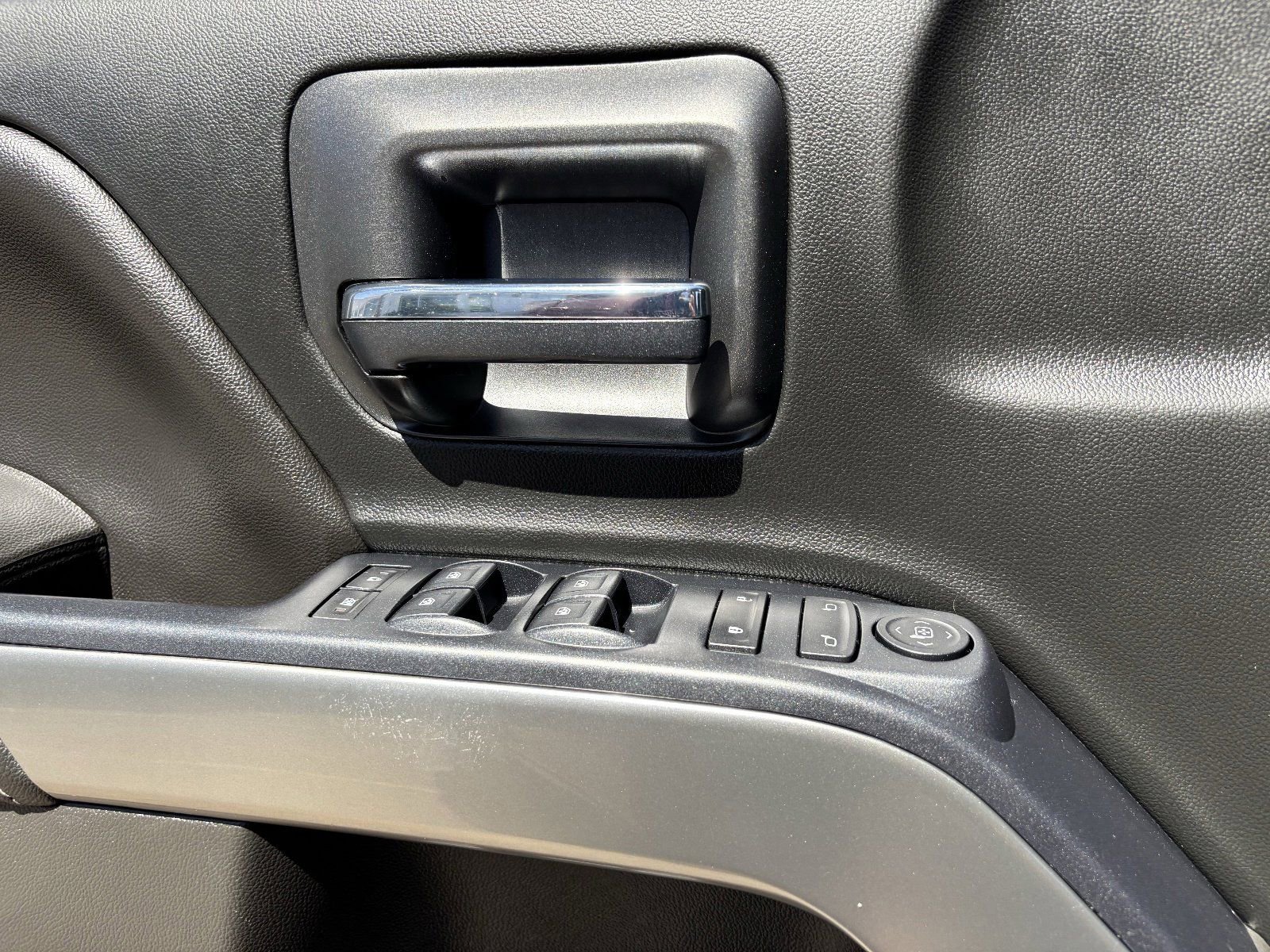 Used 2018 Chevrolet Silverado 1500 LT w/ All Star Edition RWD image 22