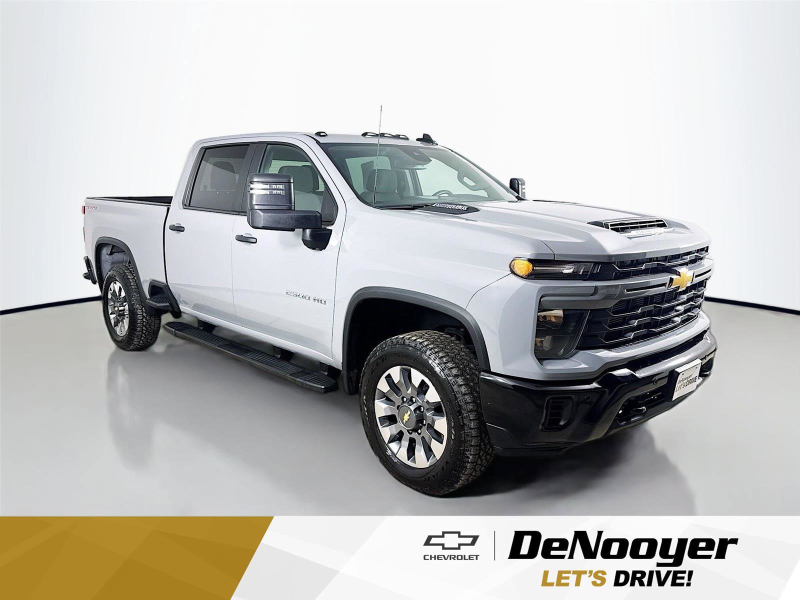 Used 2025 Chevrolet Silverado 2500 Custom w/ Custom Value Package AWD/4WD image 1