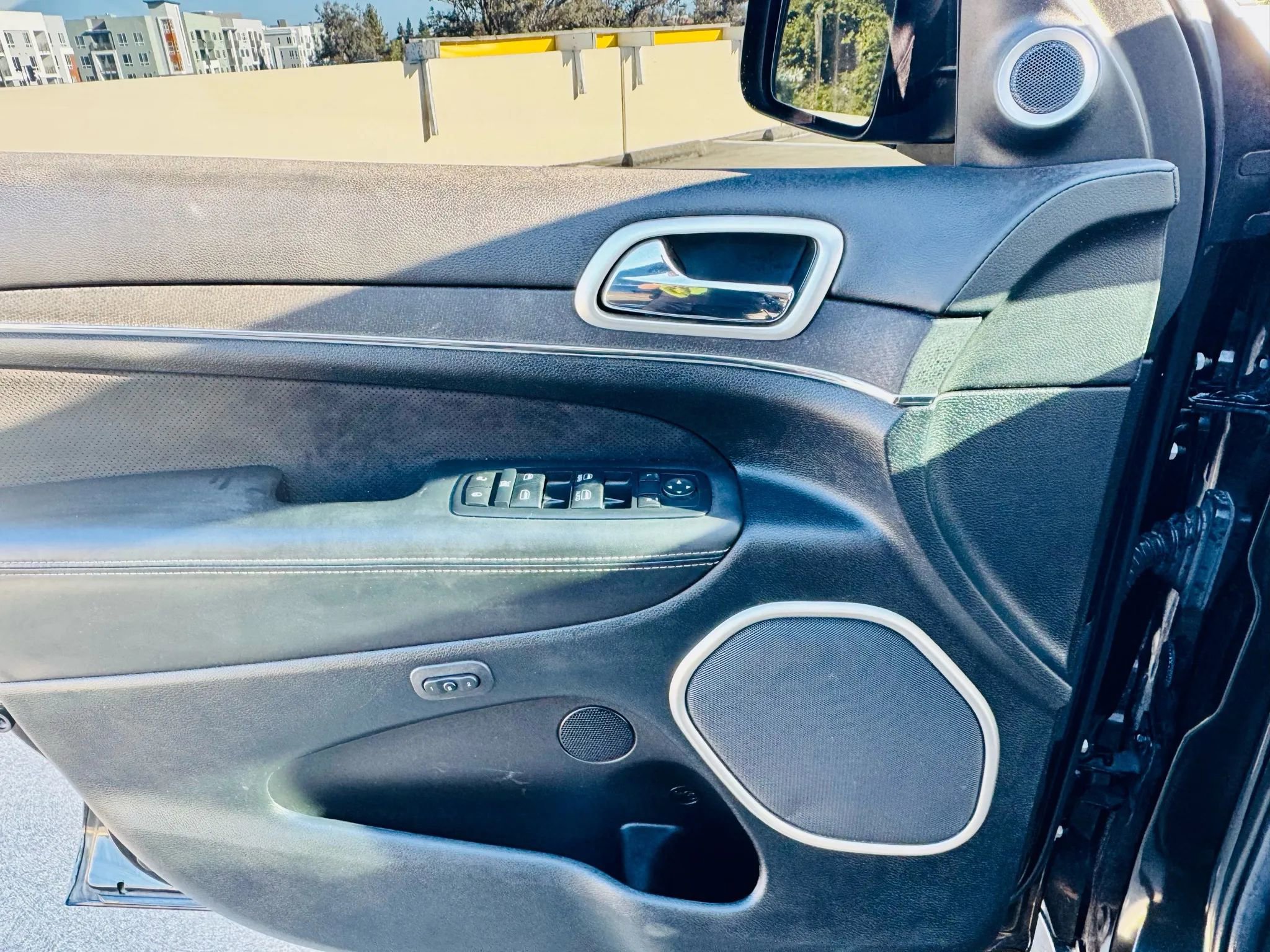 Used 2014 Jeep Grand Cherokee SRT8 w/ Luxury Group II image 52