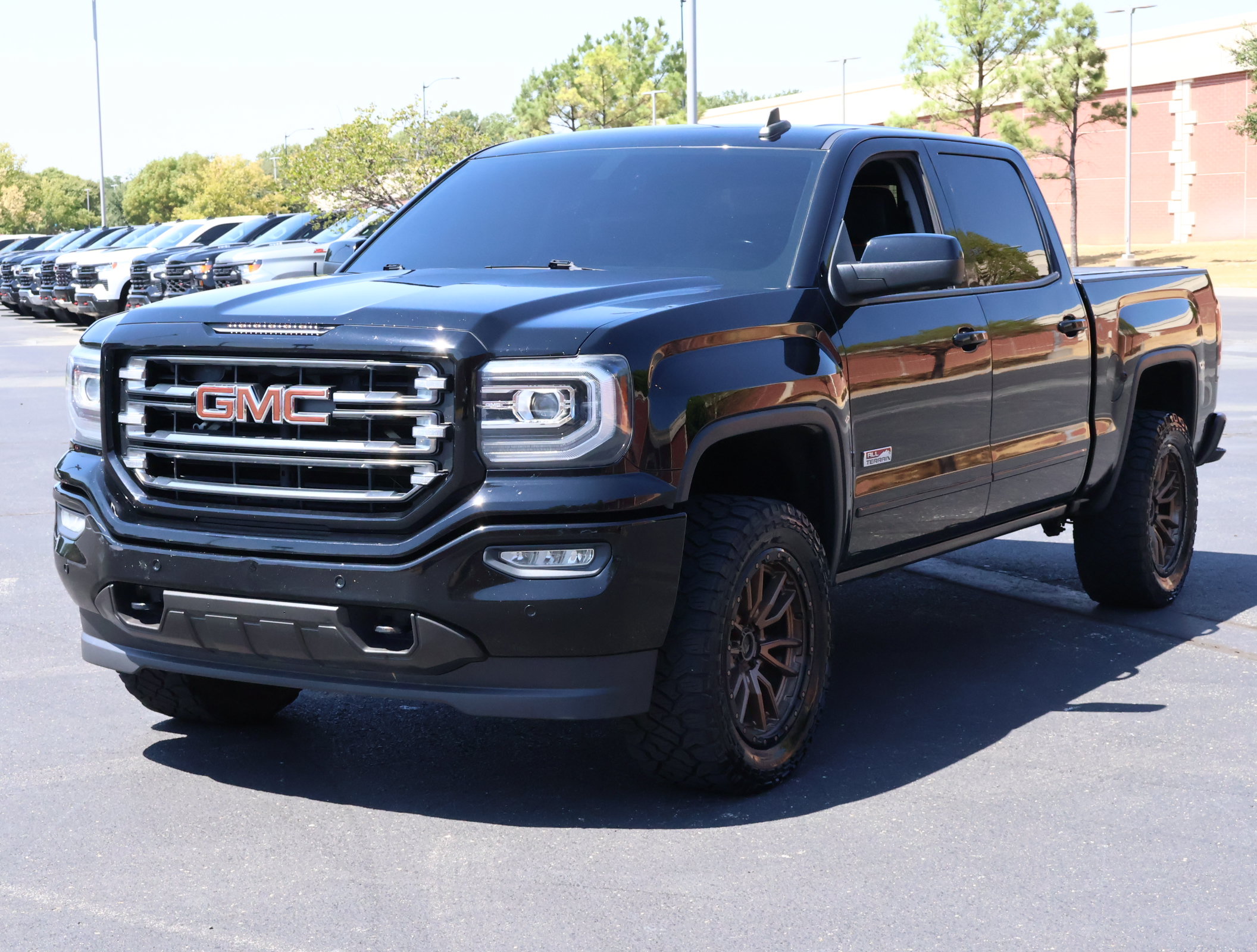 Used 2018 GMC Sierra 1500 SLT AWD/4WD image 29