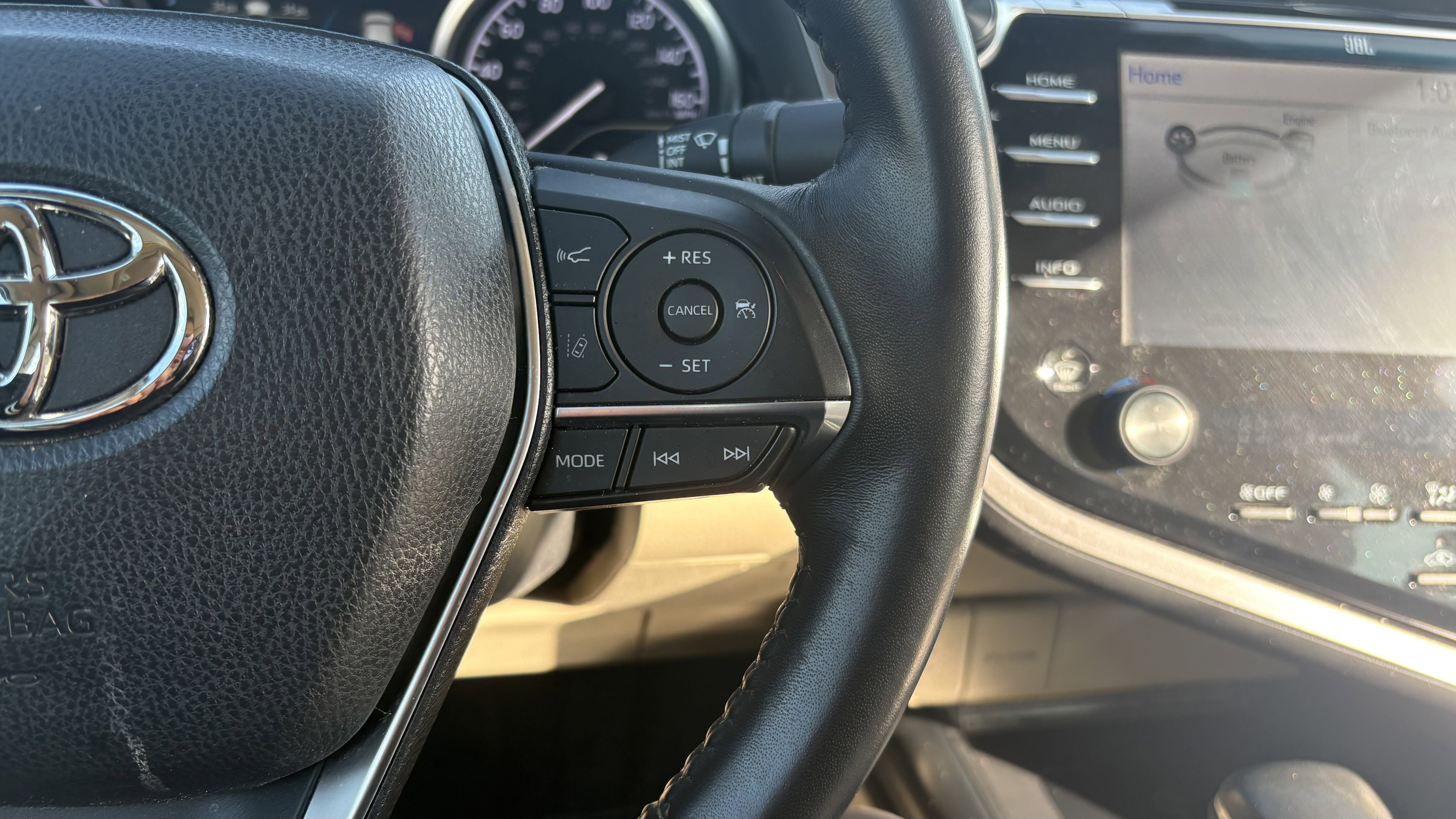 Used 2018 Toyota Camry XLE image 21