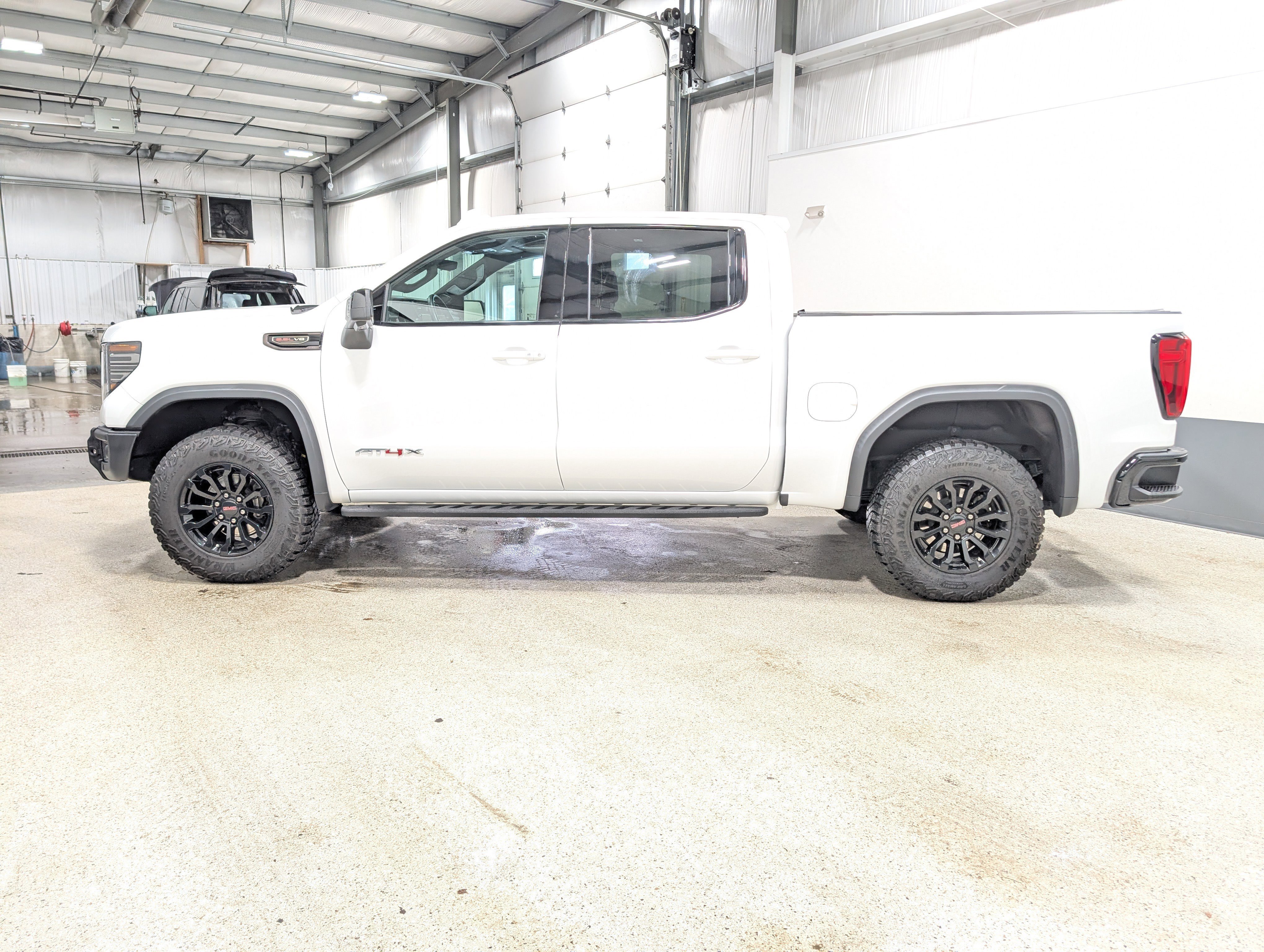 Used 2023 GMC Sierra 1500 AT4X image 6