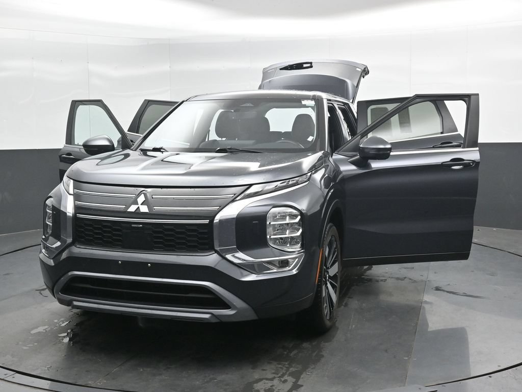 Used 2025 Mitsubishi Outlander SE AWD/4WD image 49