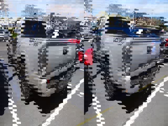 Used 2021 Toyota Tacoma TRD Sport image 6