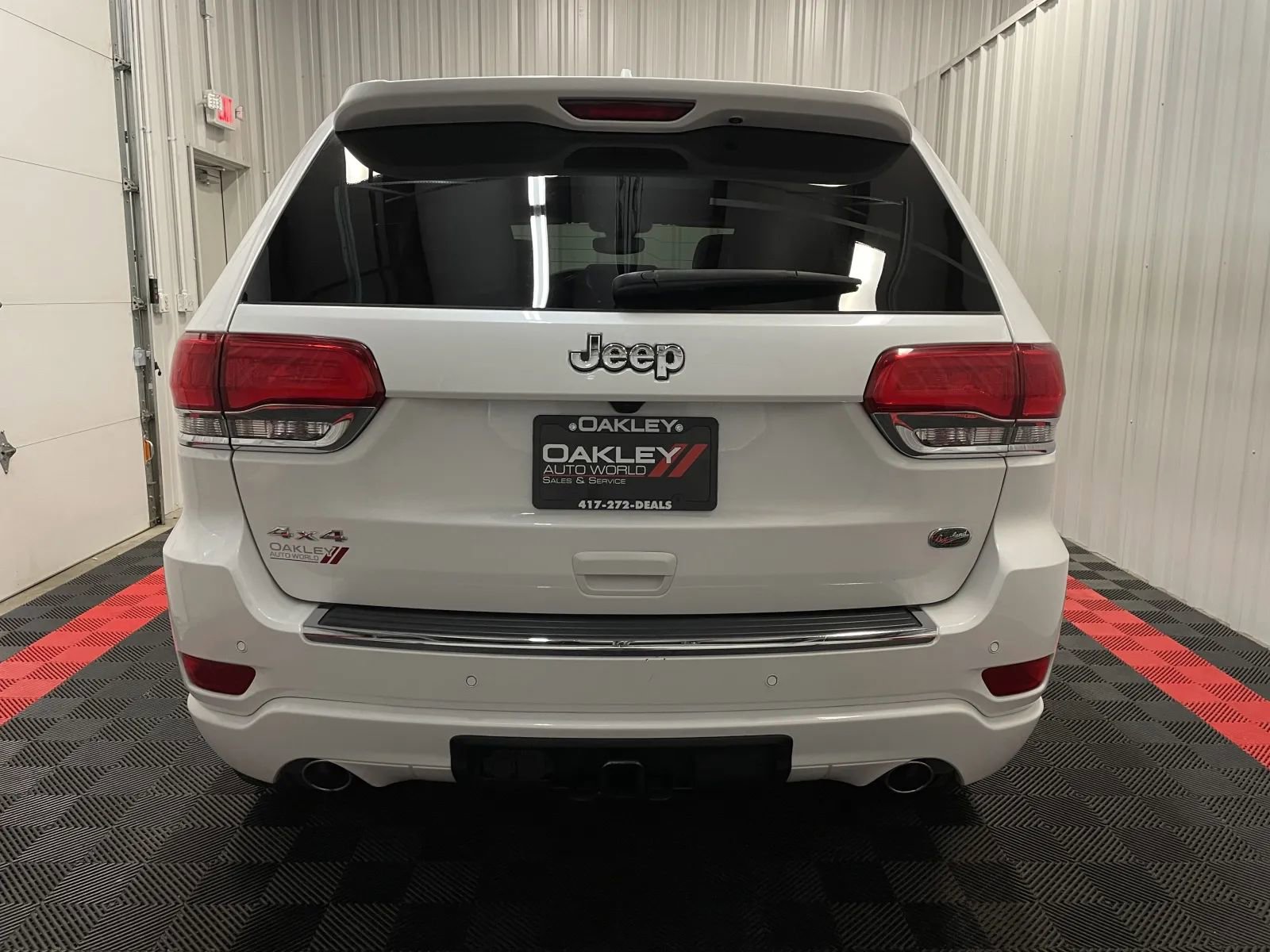 Used 2020 Jeep Grand Cherokee Overland image 3