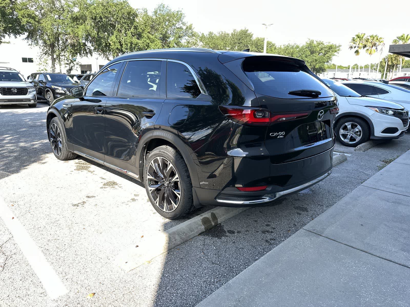 Used 2024 MAZDA CX-90 Plug-In Hybrid w/ Premium Pkg AWD/4WD image 6