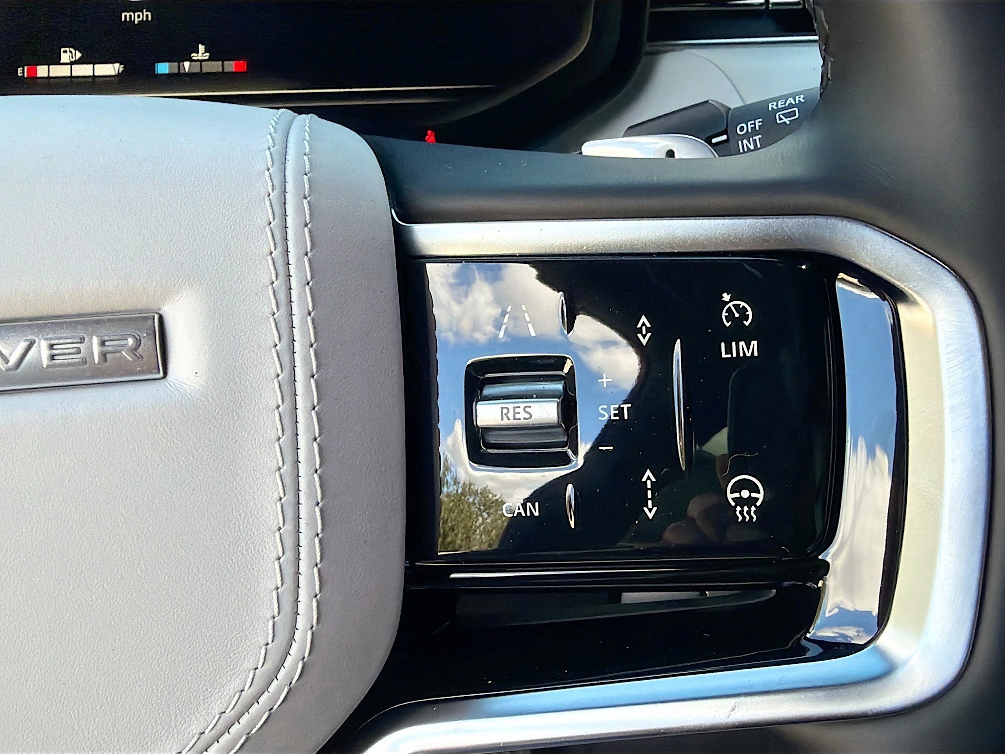 New 2026 Land Rover Range Rover Sport SE image 39