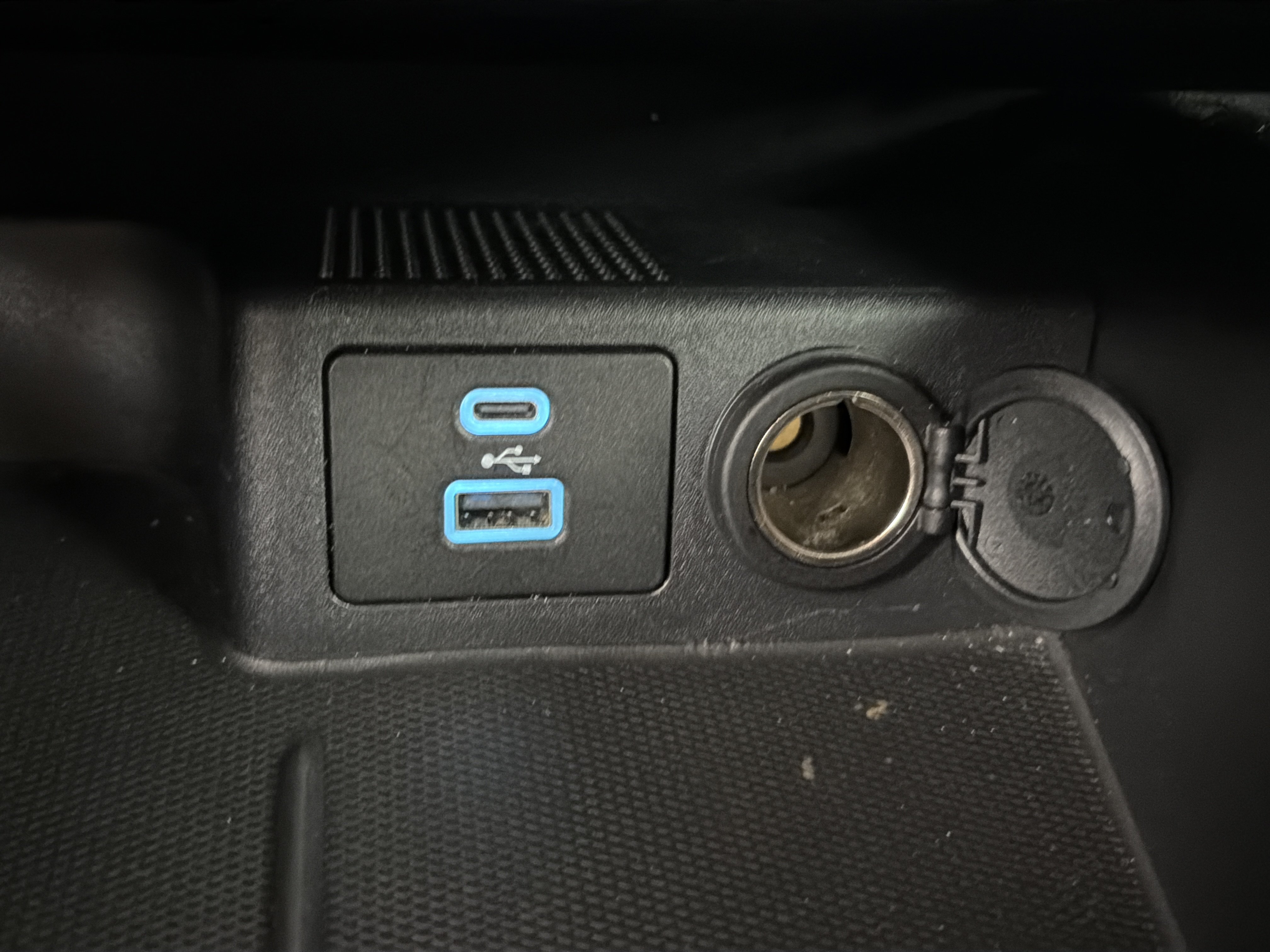 Used 2022 Ford Escape SE w/ SE Sport Appearance Package AWD/4WD image 25