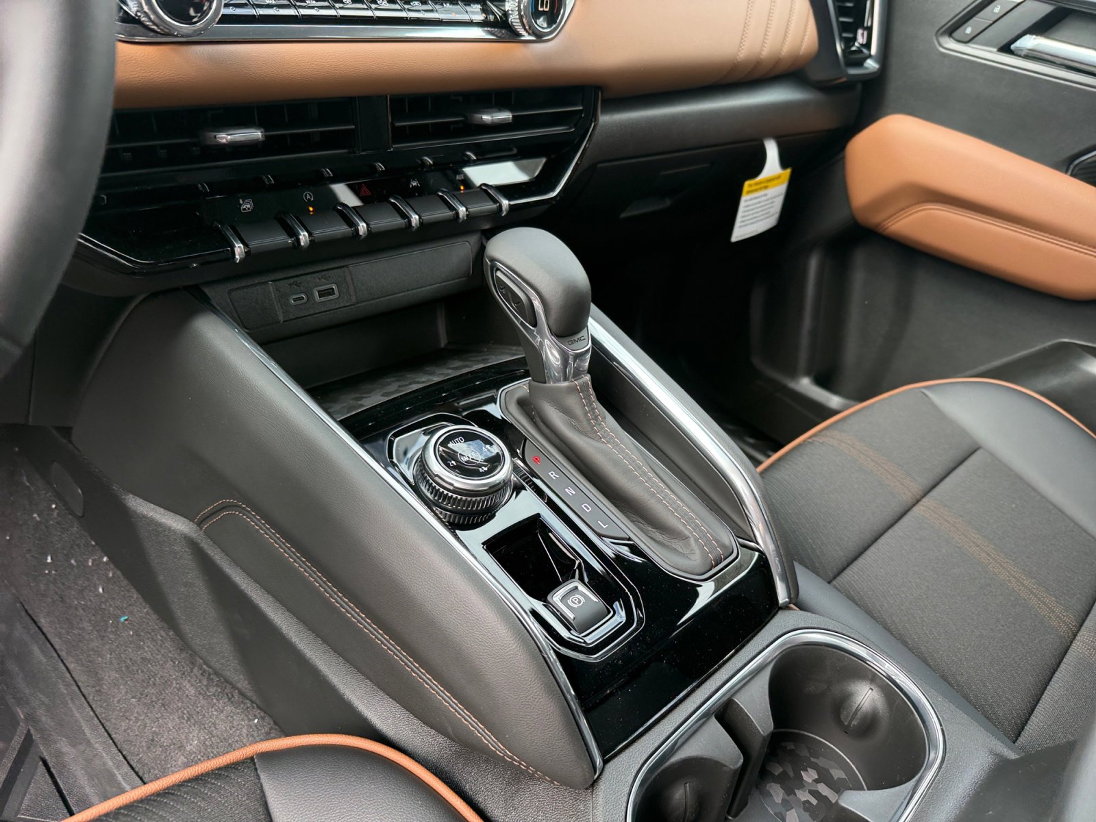 New 2026 GMC Canyon AT4 AWD/4WD image 13