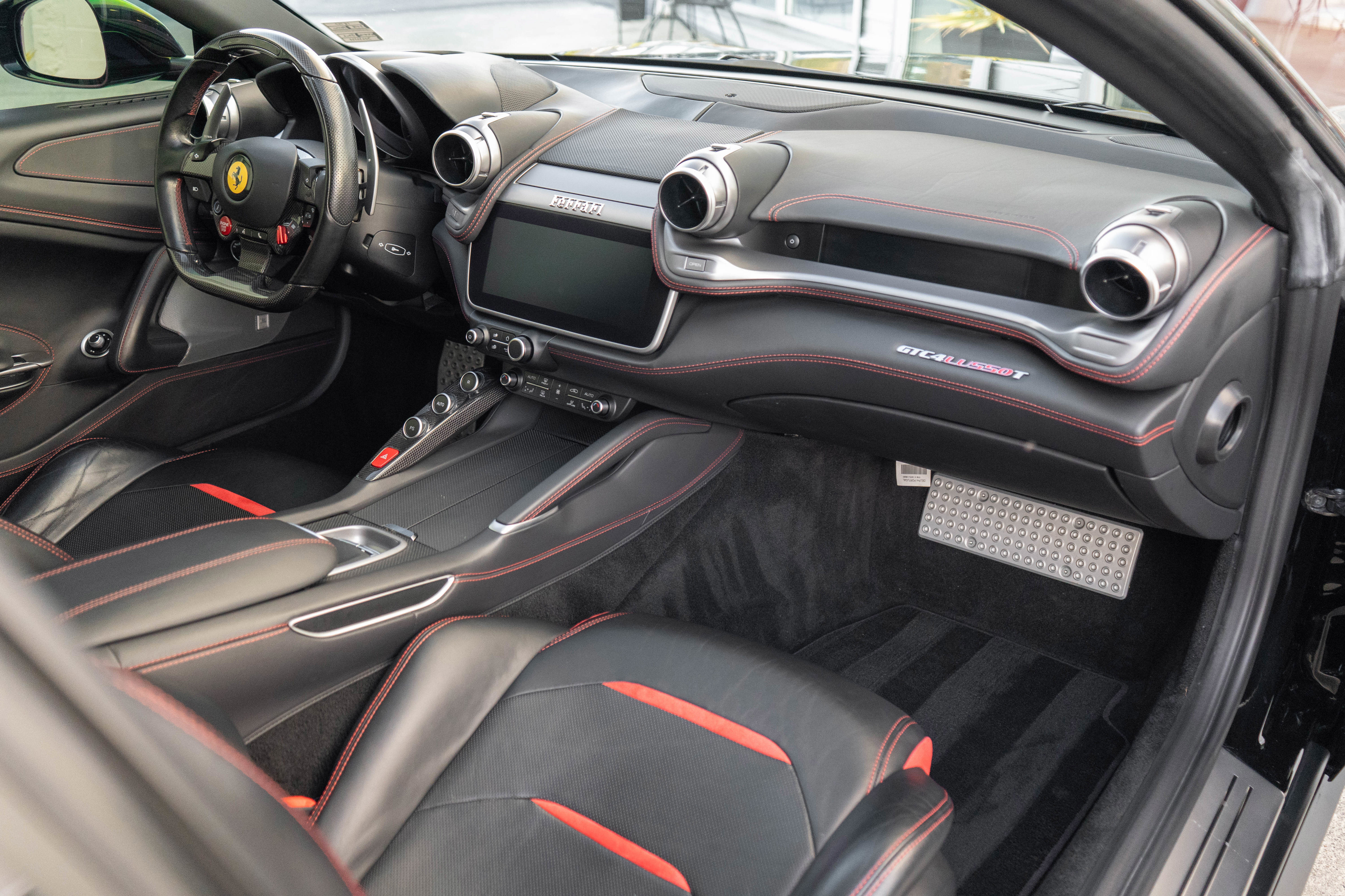 Used 2018 Ferrari GTC4Lusso T RWD image 33