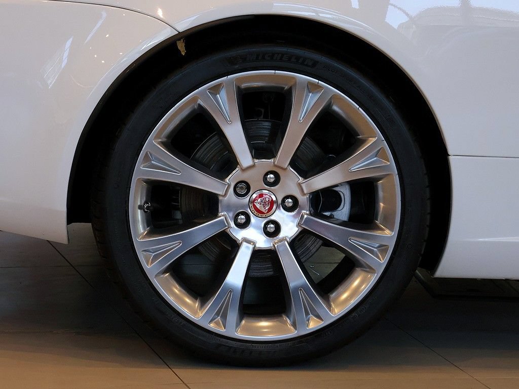 Used 2014 Jaguar XK Convertible RWD image 24