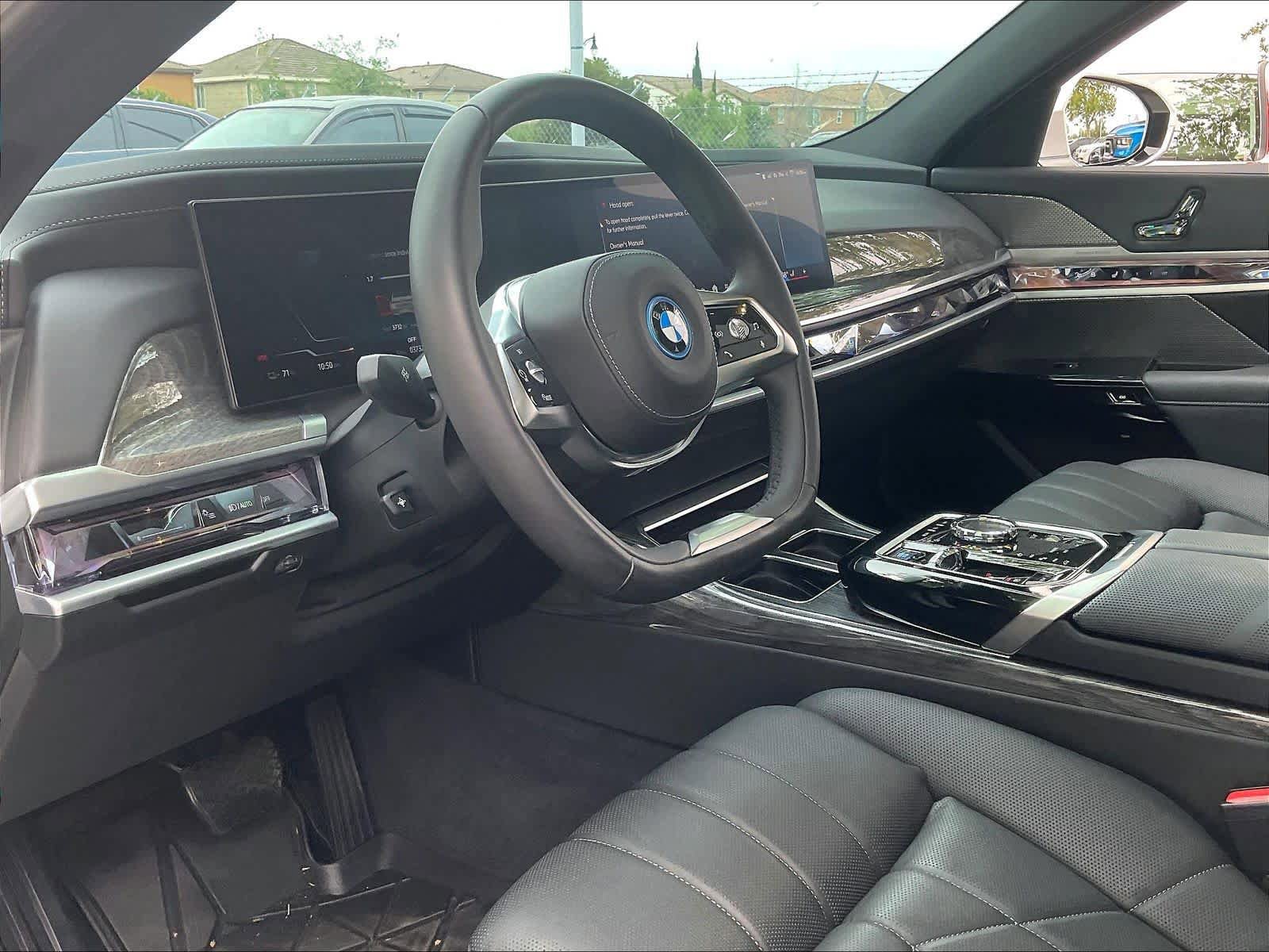 Certified 2024 BMW i7 xDrive60 image 15