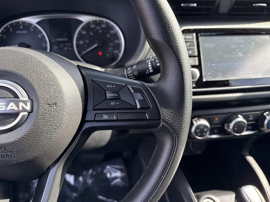 Certified 2025 Nissan Kicks Play S image 29