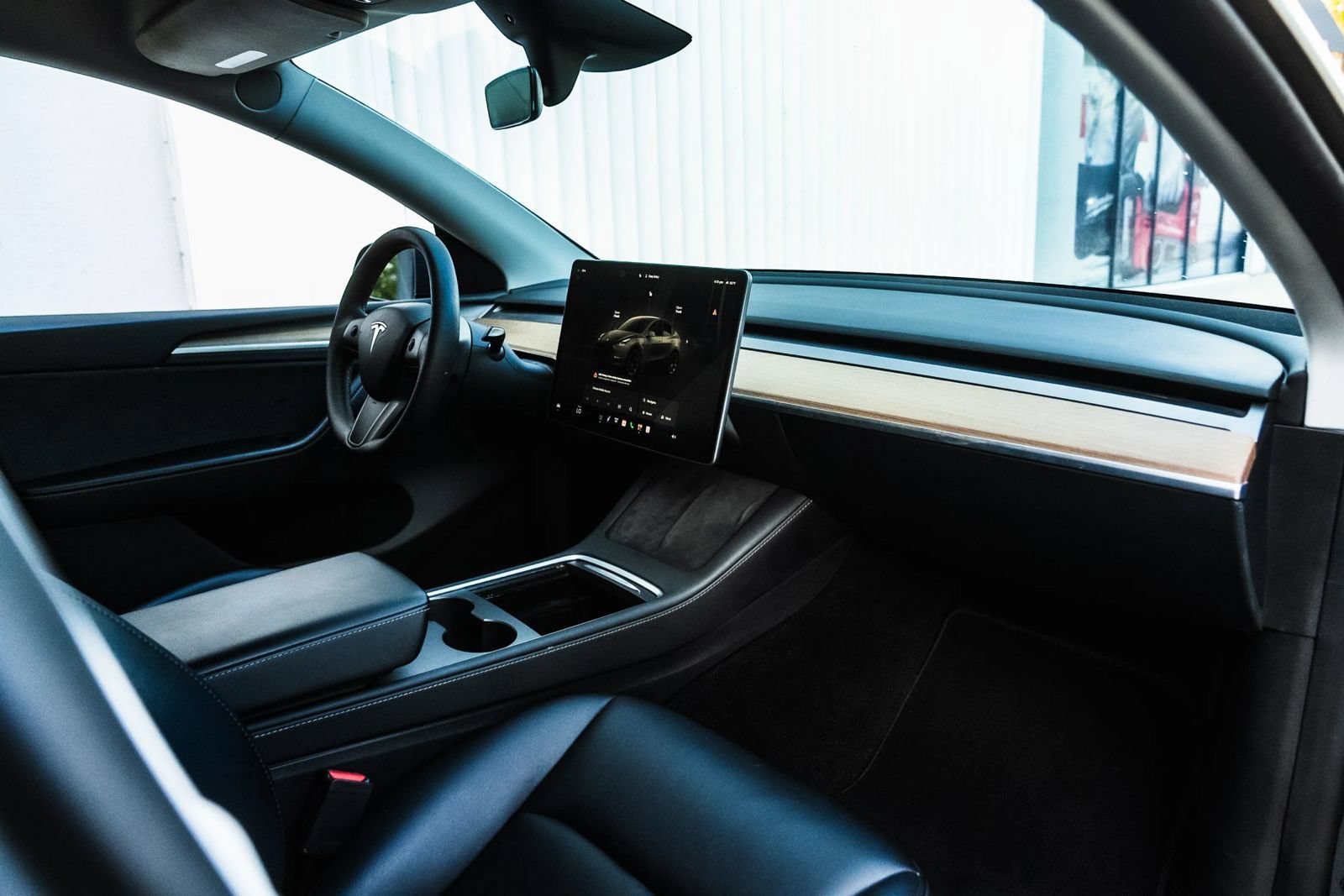 Used 2023 Tesla Model Y 2WD image 25