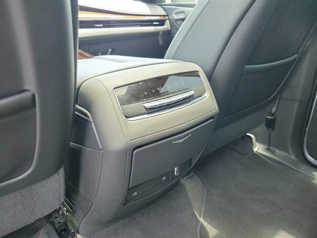 Certified 2023 Cadillac Escalade Premium Luxury AWD/4WD image 13