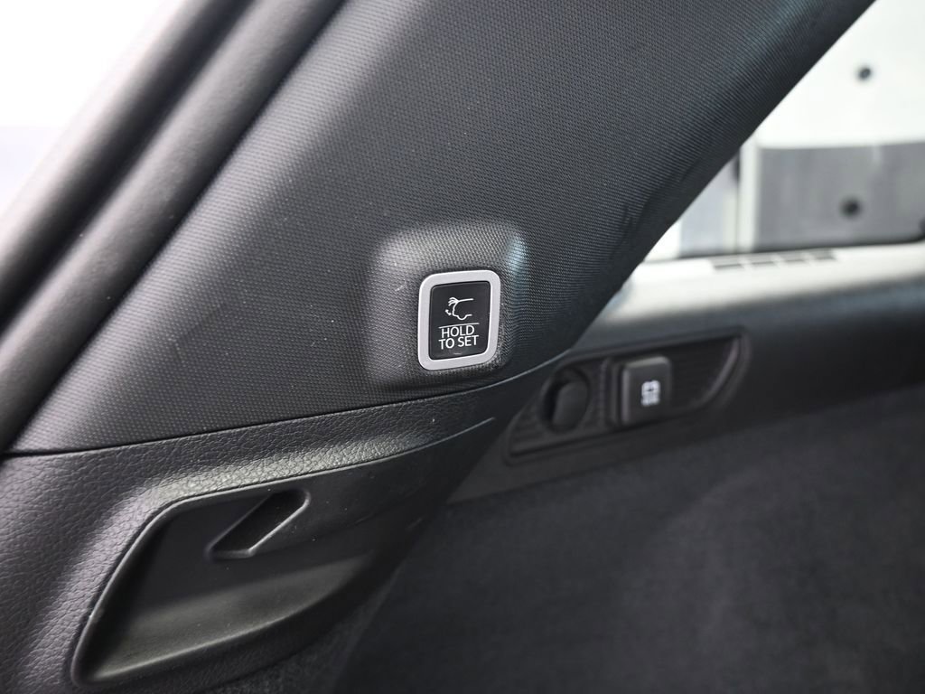 Used 2023 Jeep Grand Cherokee Overland w/ Luxury Tech Group IV image 45