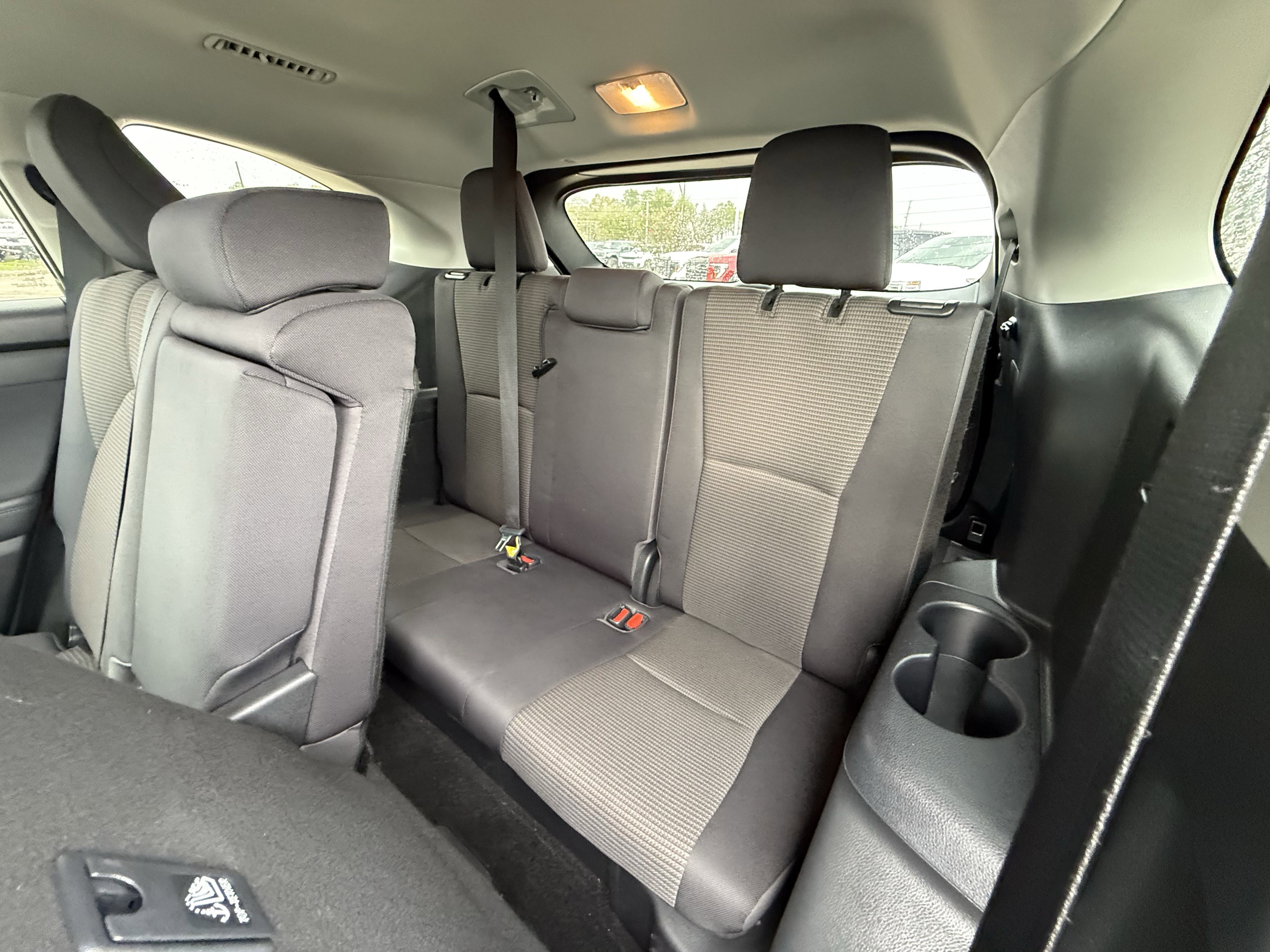 Used 2023 Toyota Highlander L image 31