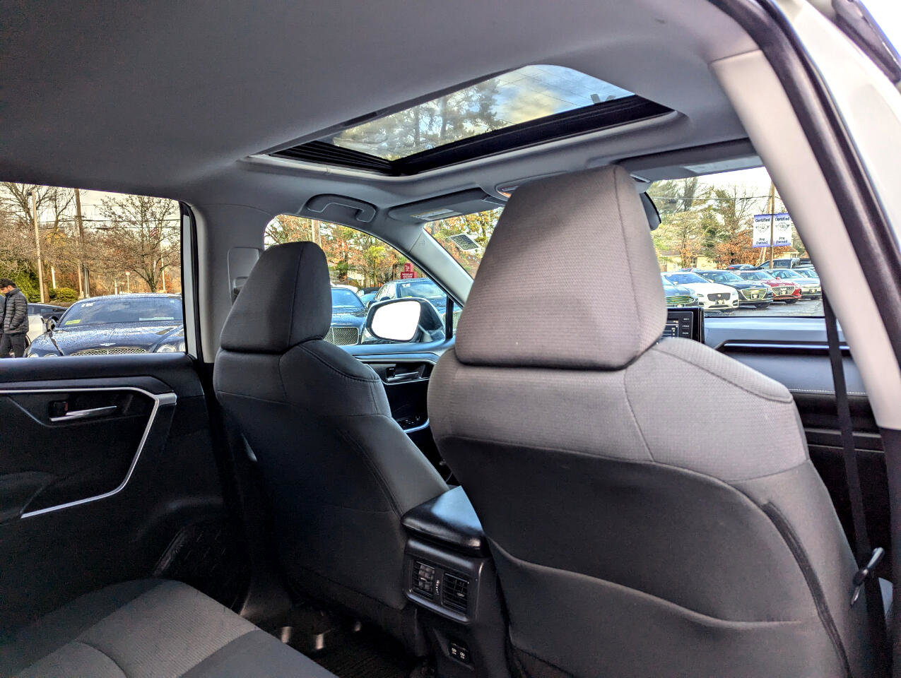 Used 2019 Toyota RAV4 XLE w/ Convenience Package image 44