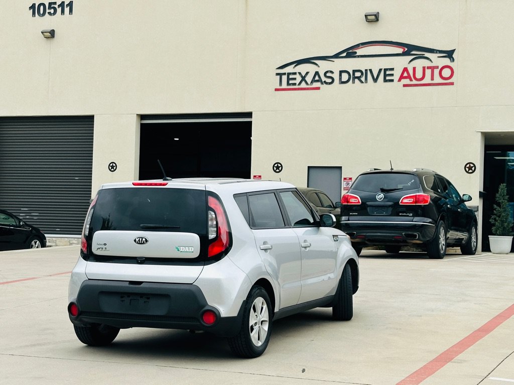 Used 2015 Kia Soul FWD image 11