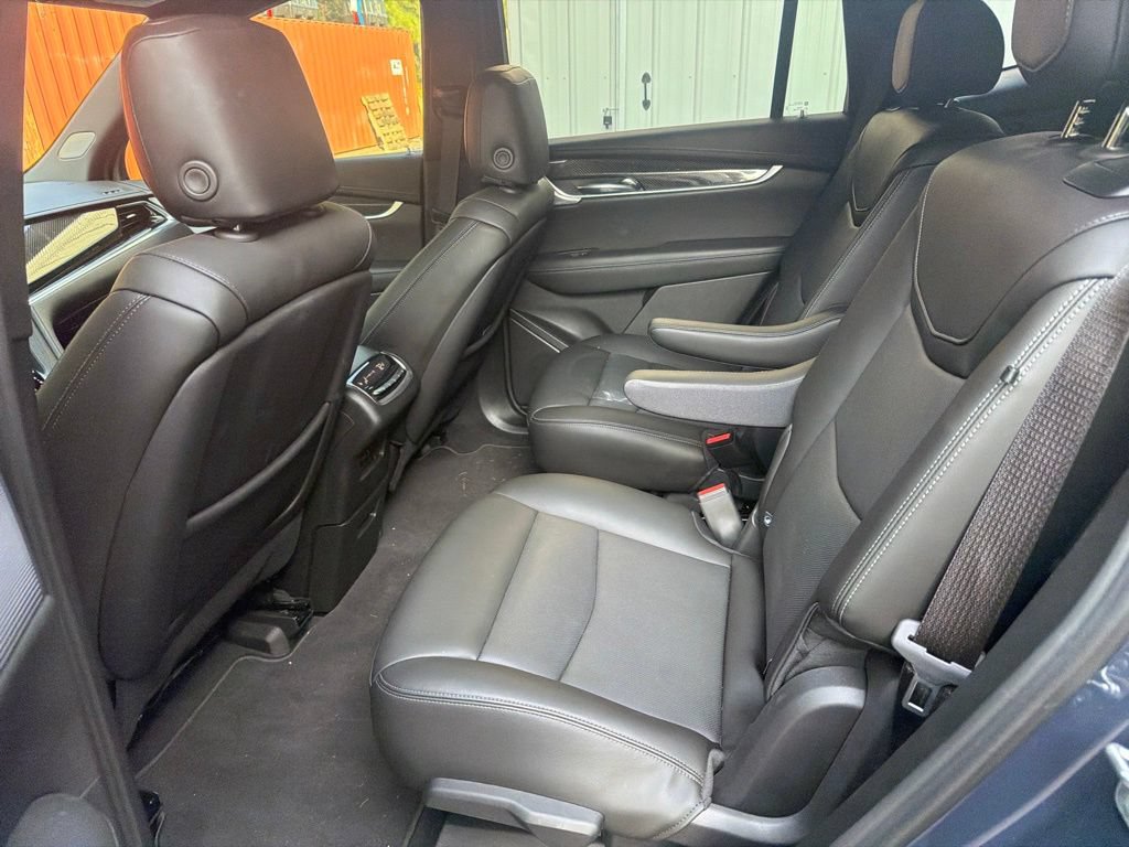 Used 2025 Cadillac XT6 Sport w/ Technology Package AWD/4WD image 4