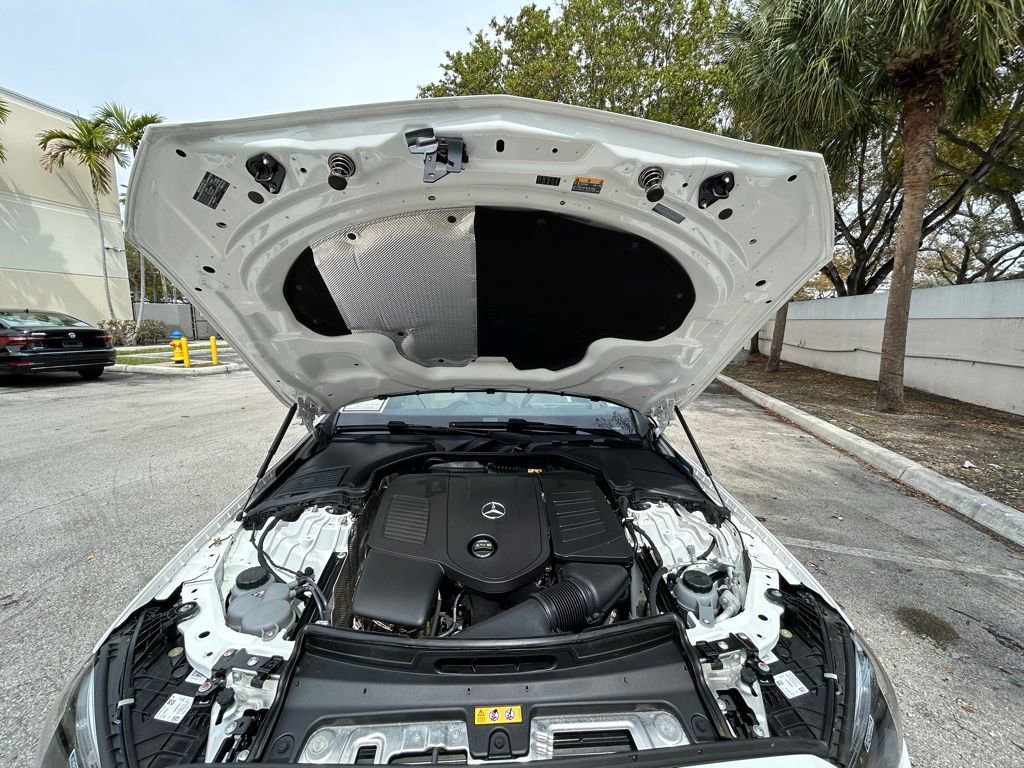 Used 2025 Mercedes-Benz C 300 4MATIC Sedan image 30