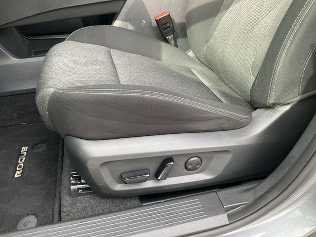 Used 2024 Nissan Rogue SV image 26