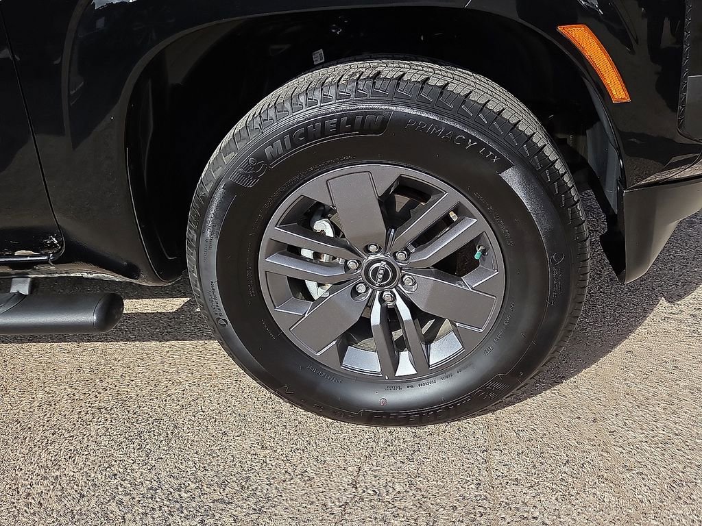 Used 2025 Nissan Frontier SV RWD image 7