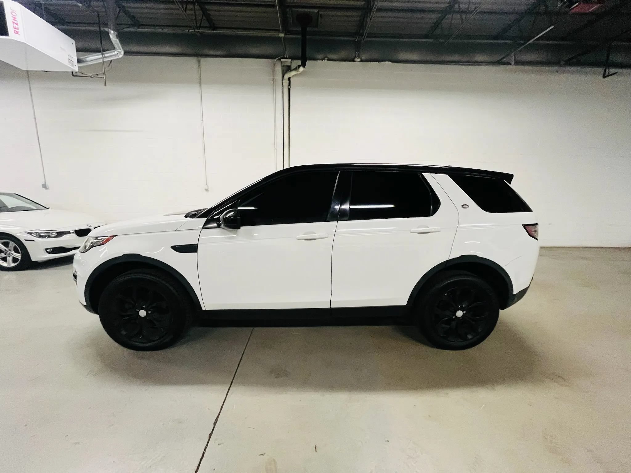 Used 2015 Land Rover Discovery Sport HSE AWD/4WD image 5